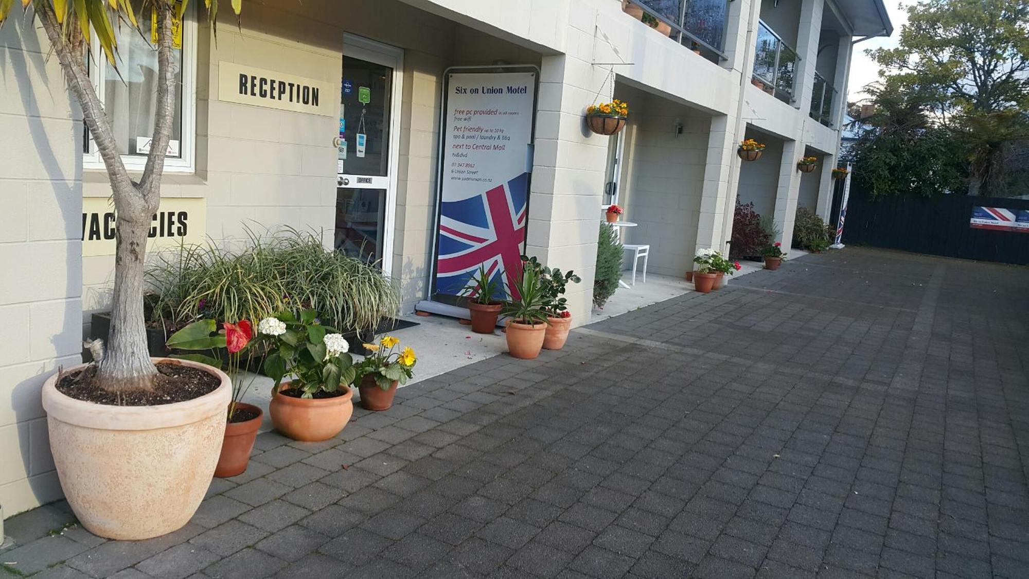 Six On Union Motel Rotorua Exterior photo